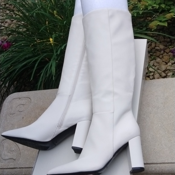 Marc Fisher Shoes - NWT Marc Fisher winter white heeled boots size 9.5, Soft girl core